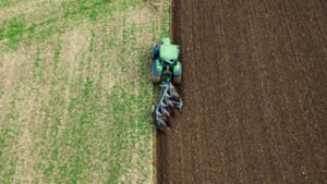 Photo Tractor plowing